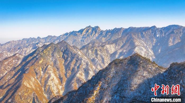 圖為壯觀的秦嶺?！√絿?guó)家森林公園供圖