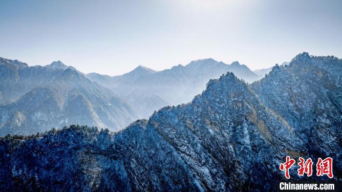 圖為壯觀的秦嶺?！√絿?guó)家森林公園供圖